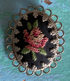 Kleine Petit Point broche