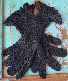 Zwarte gehaakte handschoenen
