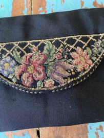 Oud Petit Point tasje