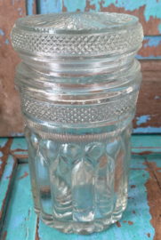 Potje van bewerkt glas