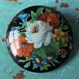 Bloemenbroche