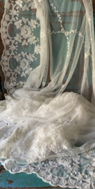 Tule&borduursels  (208x146cm)