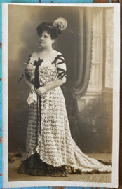 Upperclass lady