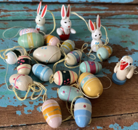 Houten paashangertjes