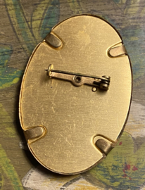 Geborduurde Engelse broche