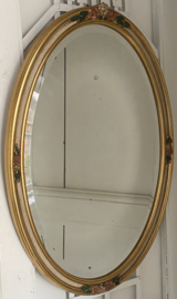 Grote oude spiegel