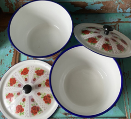 Emaille schaal met deksel