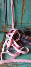 Roze “gevlochten” band  (bijna 6 meter)