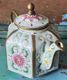 Cloisonné theepotje