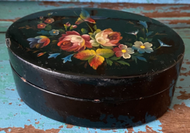 Lakdoos met vogel en bloemen
