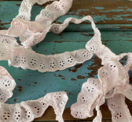 Roze broderie  (143cm)