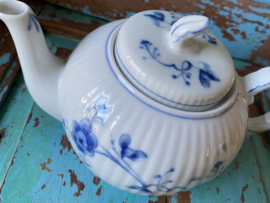 Victoria blue theepot