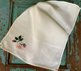 Geborduurde bloemen  46x29cm