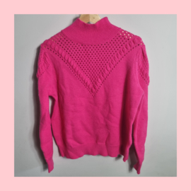 Knitted sweater pink