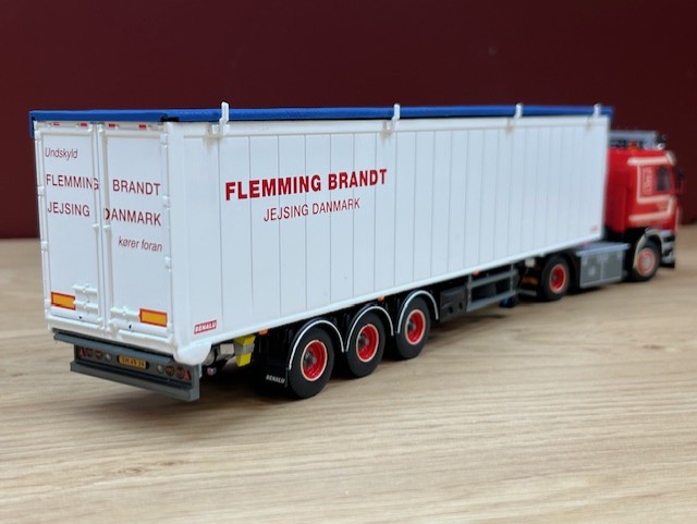 WSI 01-4506 Michael Brandt; SCANIA 3 SERIES 4X2 VOLUME TRAILER - 3 AXLE