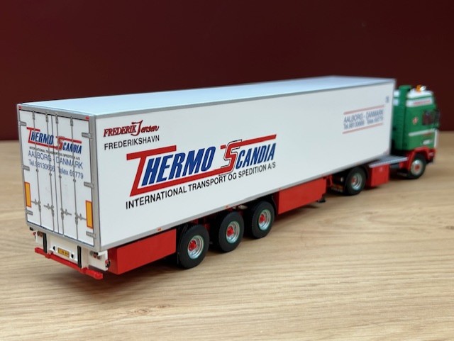 WSI 01-4507 Frederik Jensen; VOLVO F12 GLOBETROTTER 4X2 REEFER TRAILER - 3 AXLE