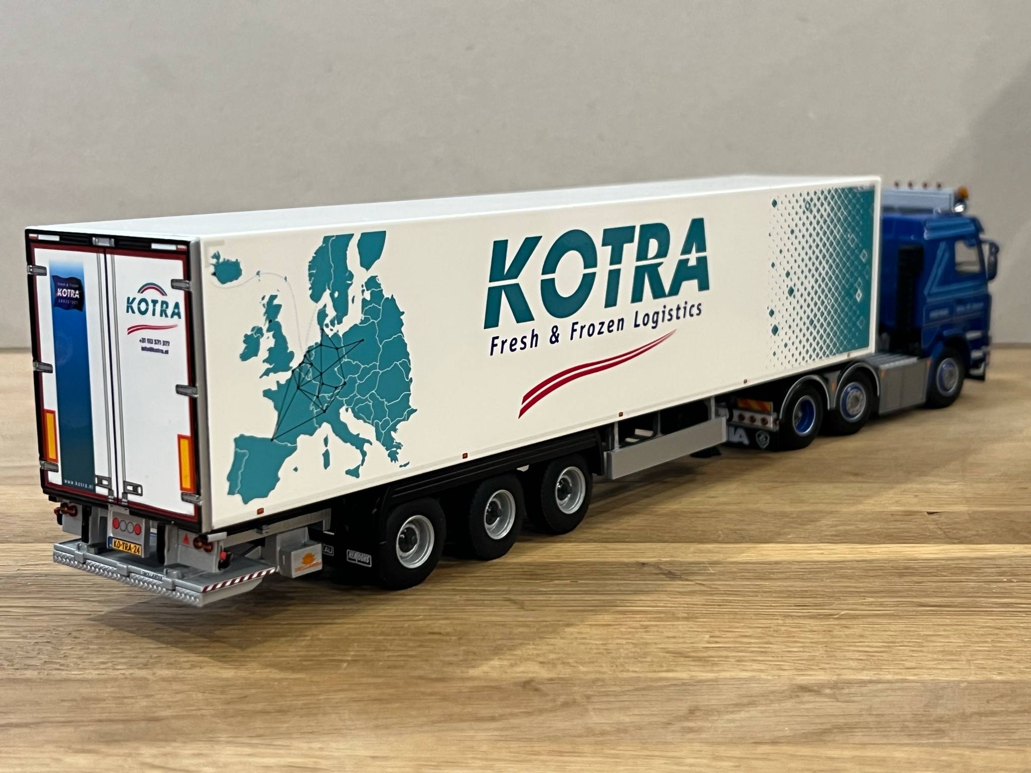 Ebbe K Jensen & Kotra frigo trailer
