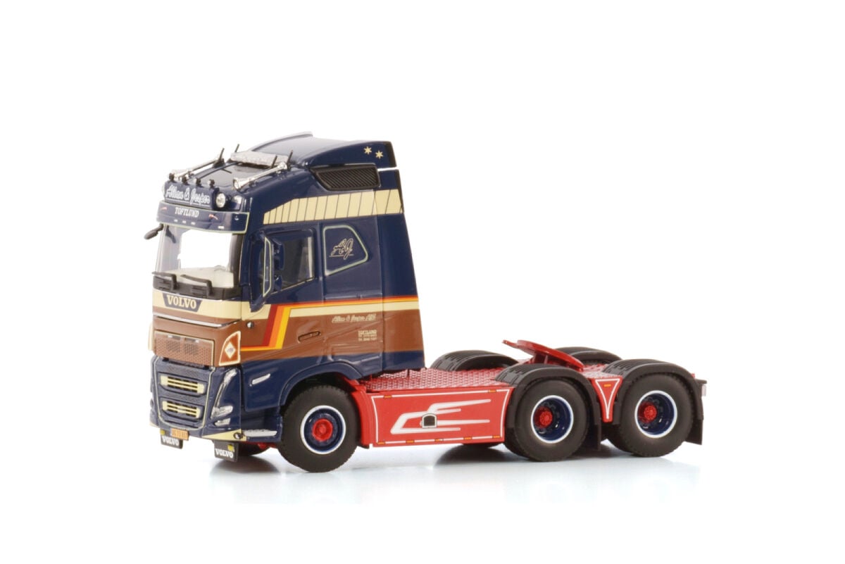 WSI 01-4053 ALLAN & JESPER; VOLVO FH5 GLOBETROTTER 6X2 TAG AXLE
