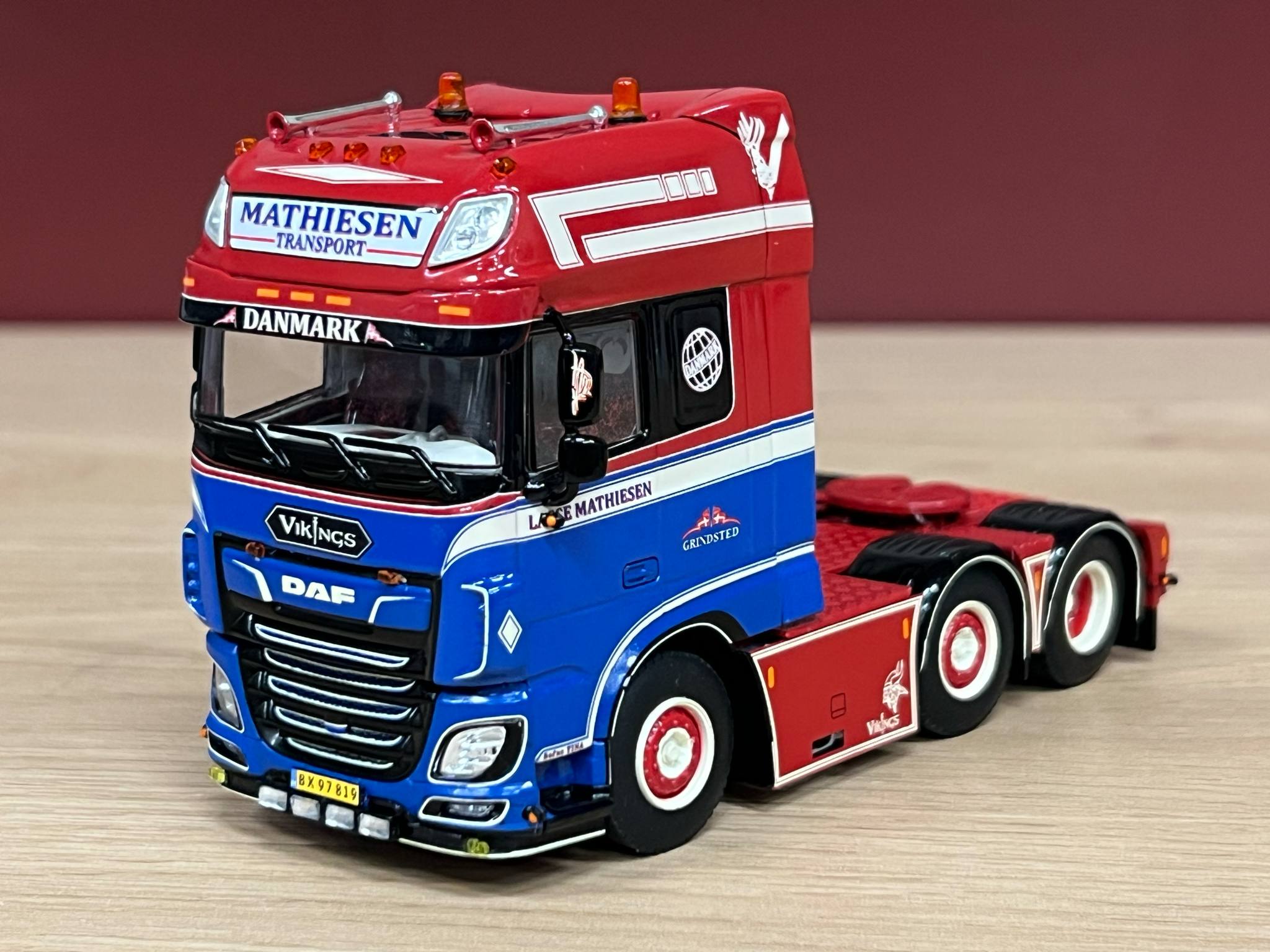 WSI 01-4341 Lasse Mathiesen; DAF XF SUPER SPACE CAB MY2017 6X2 TWIN STEER