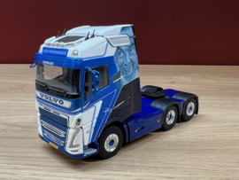 01-3724 KJELD FREDERIKSEN; VOLVO FH5 GLOBETROTTER 6X2 TAG AXLE