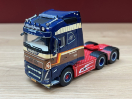 WSI 01-4053 ALLAN & JESPER; VOLVO FH5 GLOBETROTTER 6X2 TAG AXLE