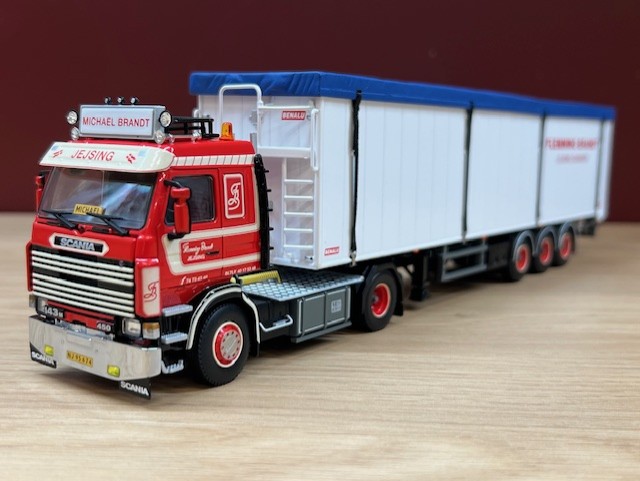 WSI 01-4506 Michael Brandt; SCANIA 3 SERIES 4X2 VOLUME TRAILER - 3 AXLE