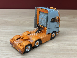 01-4039 RGJ TRANSPORT; VOLVO FH5 GLOBETROTTER XL 6X2 TWIN STEER