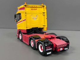 WSI 01-5215  BKP Cargo; DAF XG+ 6X2 TWIN STEER