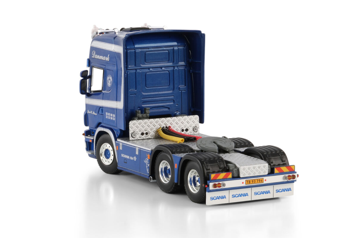 WSI 01-4687 Jan C Skov; SCANIA 4 SERIES TOPLINE 6X2 TAG AXLE