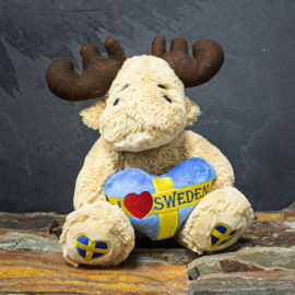 Light brown moose with heart