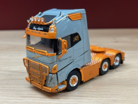 01-4039 RGJ TRANSPORT; VOLVO FH5 GLOBETROTTER XL 6X2 TWIN STEER