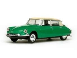 Citroën DS19  green with creme roof. (Vit23506)