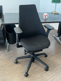 Sayl Upholstered High Back in zwart