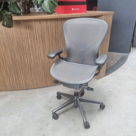 Aeron Remastered Carbon maat B - satin voet - ex demo