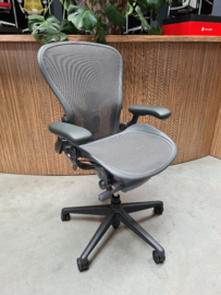 Aeron Remastered Carbon  maat B - ex demo