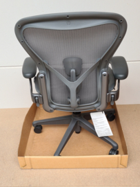 Aeron Remastered Carbon  maat B - ex demo