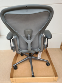 Aeron Remastered Carbon maat B - satin voet - ex demo