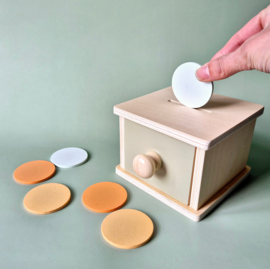 Houten box met lade en schijfjes