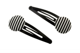 Handgemaakte haarspeldjes met gestreepte stofknoop in zwart en wit