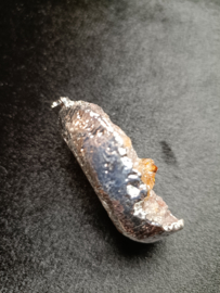 Ruwe citrien hanger met zilverkleurige rand