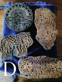 Zakje met 4 houten Henna/ Batik stempels uit India