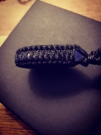 Macramé choker met lapis lazuli 2