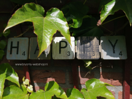 Hangbord Scrabble letters - Happy