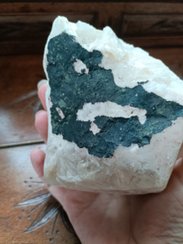 Mineraalcluster van  groene Apofylliet en Stilbiet