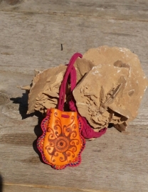 aparte gebrande amulettas | Medicinebag