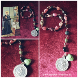 Vintage reisamulet: The Ever-Watchful