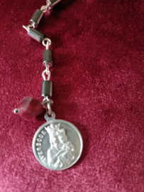 Reisamulet: Sacred Garnet