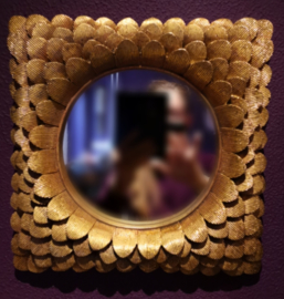Goudkleurige spiegel 'Schelpjes' PTMD | hout
