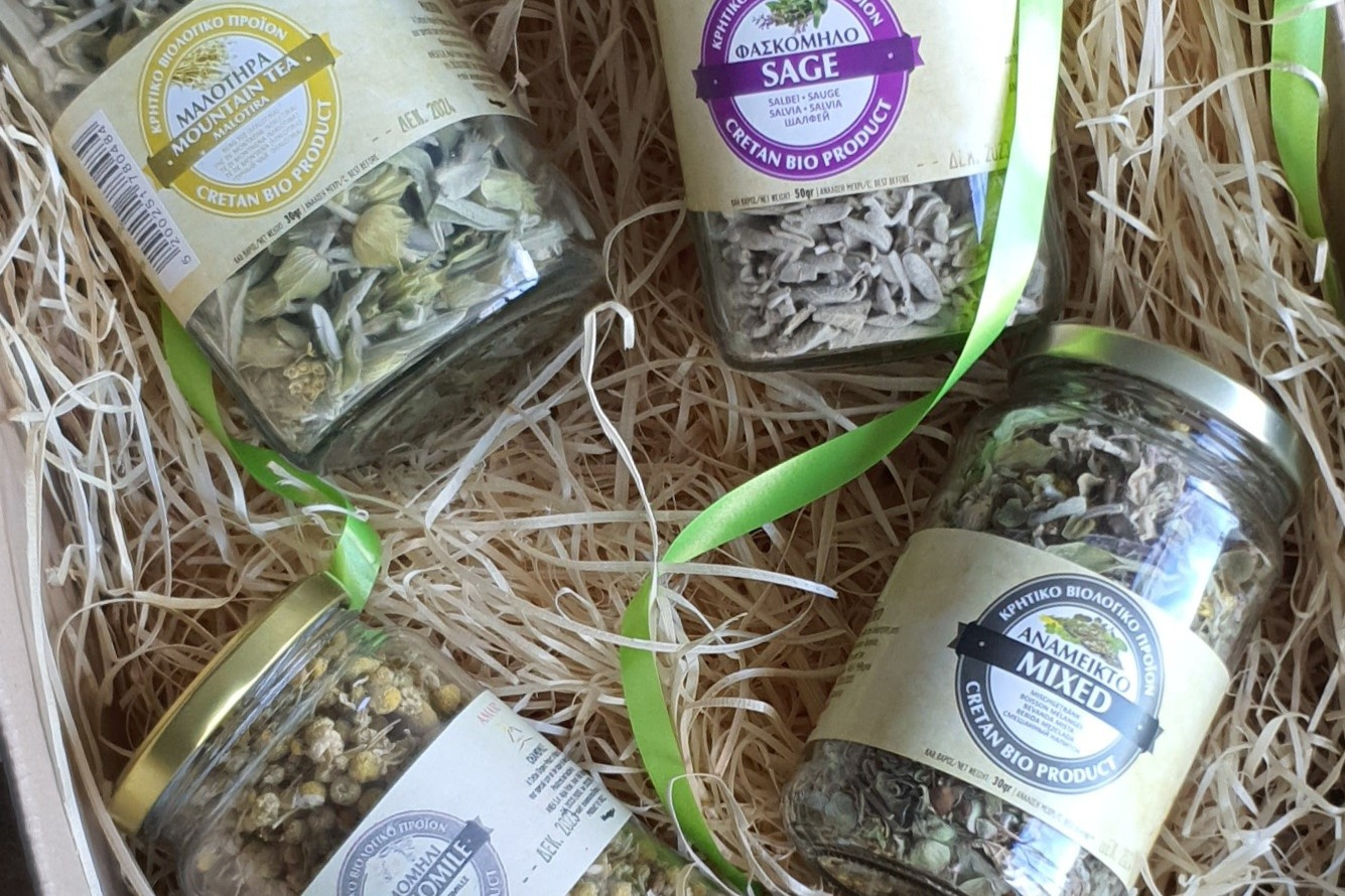 Giftset Malotira bergthee 30 gr, Salie thee 50gr, Kamille thee 40 gr en mix thee 40 gr van House of Crete