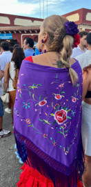 Manton Flamenco morado flores Mediana